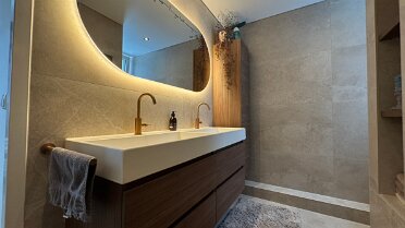 27DF8A96-8E9D-4DE6-96A3-E7760EA9101D_1_105_c