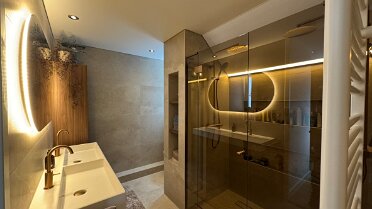 EF65A78A-C8BF-49DF-9F10-932211B36245_1_105_c