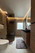 98D9CF55-09D4-443A-82A5-9099A0EB4D27_1_105_c