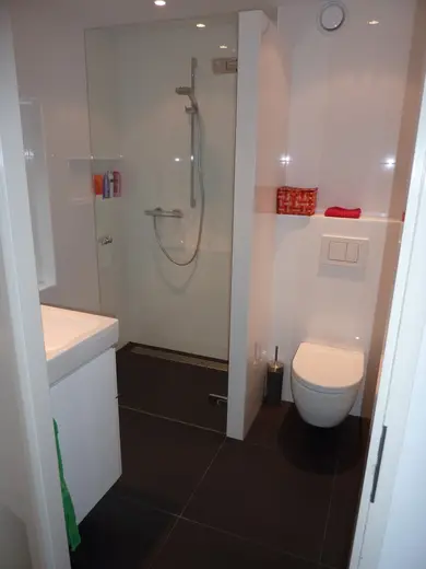 Badkamer 13, foto 1