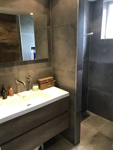 Badkamer 33, foto 1