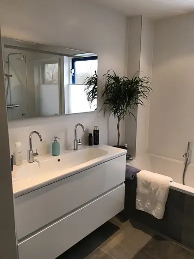 Badkamer 35, foto 1