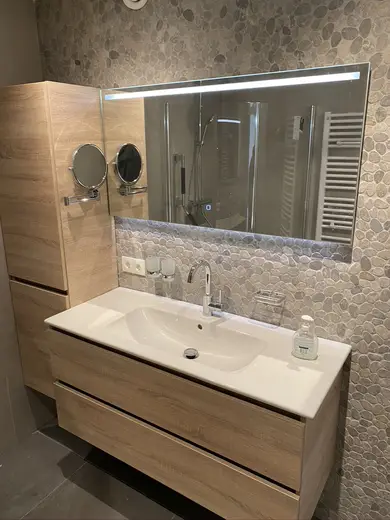 Badkamer 49, foto 1
