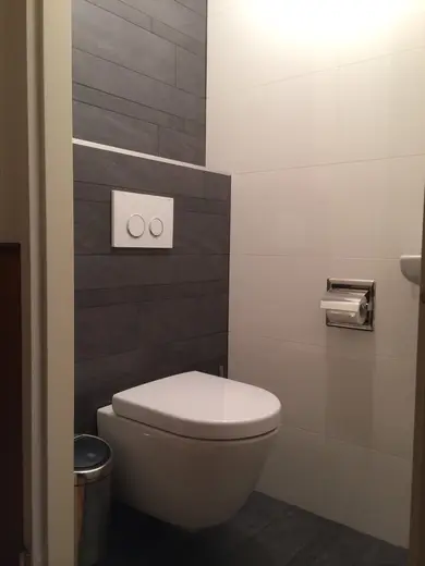 Toilet 02