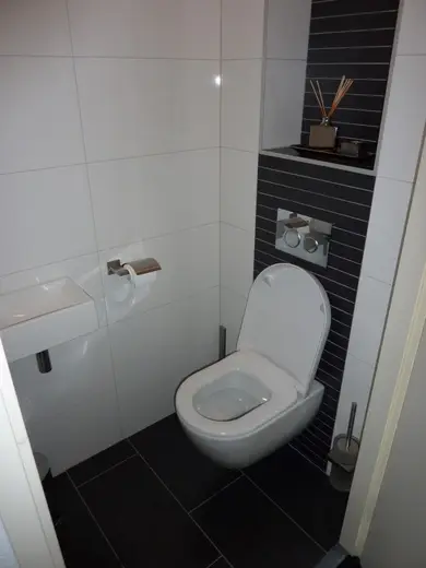Toilet 04